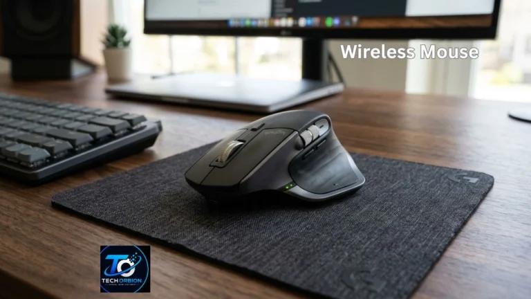 Wireless Mouse: Complete Guide to Choosing the Right One Wireless mouse on a modern computer desk